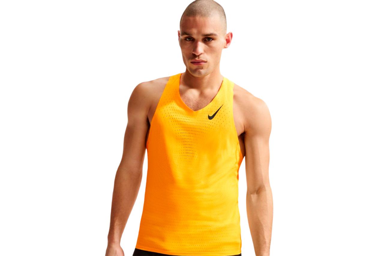 NIKE AEROSWIFT SINGLET — XS