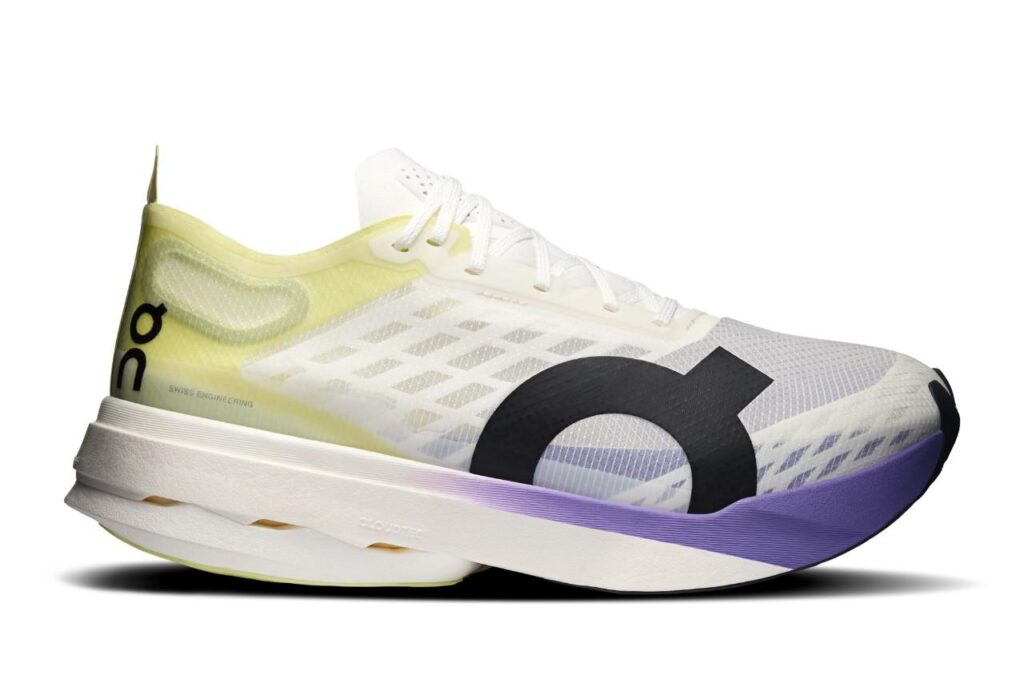 ON CLOUDBOOM STRIKE — 6 | Bikila — Running y Deportes