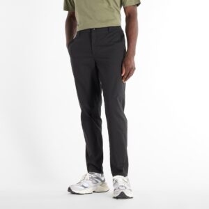 New Balance – Pantalón de hombre MP43554BK New Balance. | El Corte Inglés — Fitness y Deportes