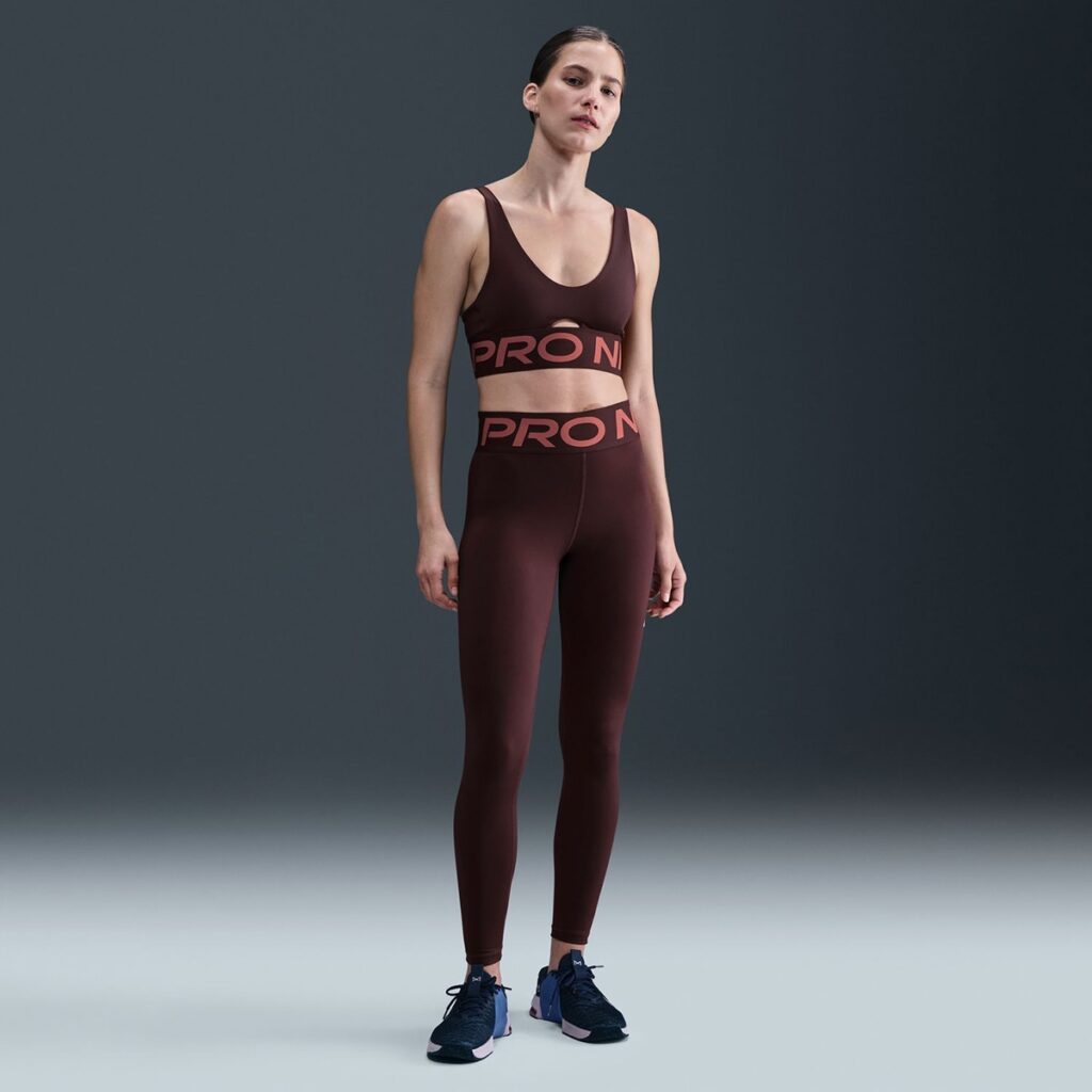 Nike – Top de mujer Pro Indy Plunge Nike. | El Corte Inglés — Fitness y Deportes