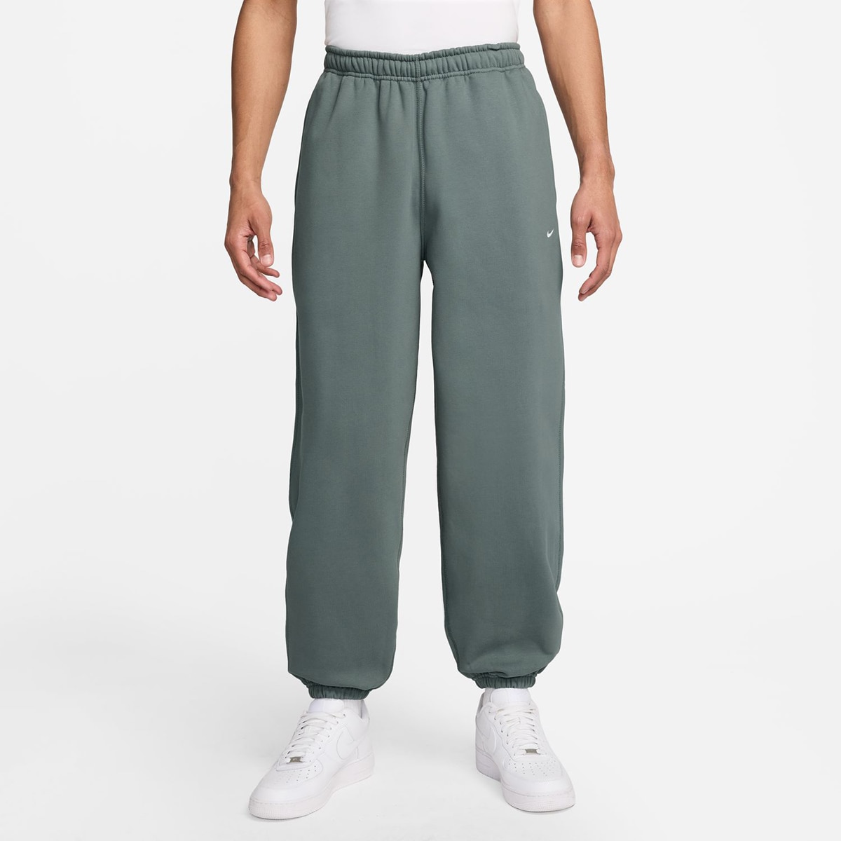 Nike - Pantalón de hombre Solo Swoosh Nike.
