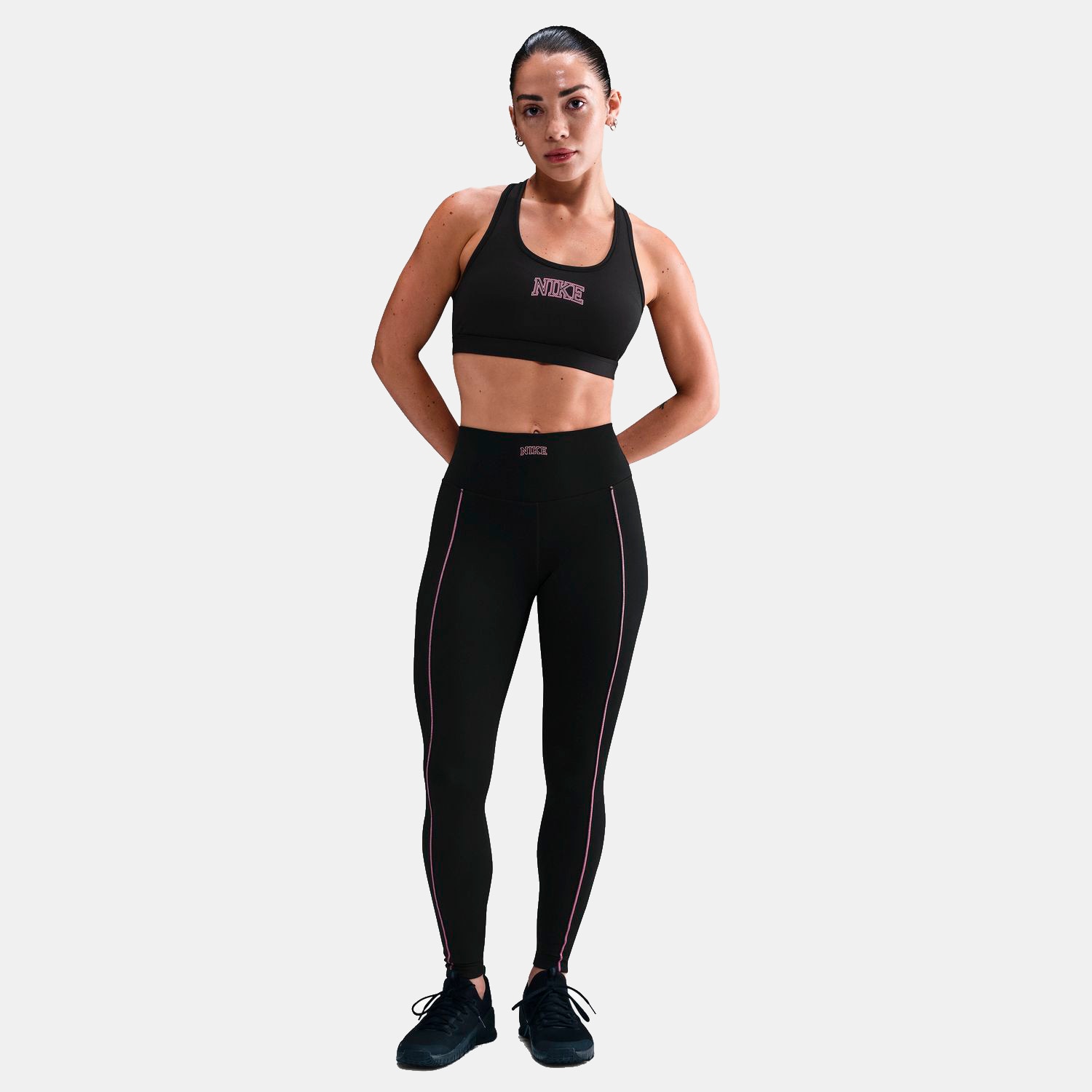 Nike - Top de mujer Swoosh Medium Support Nike.