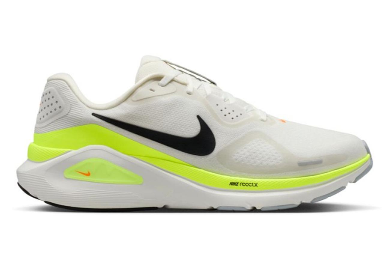 NIKE STRUCTURE 26 — 6